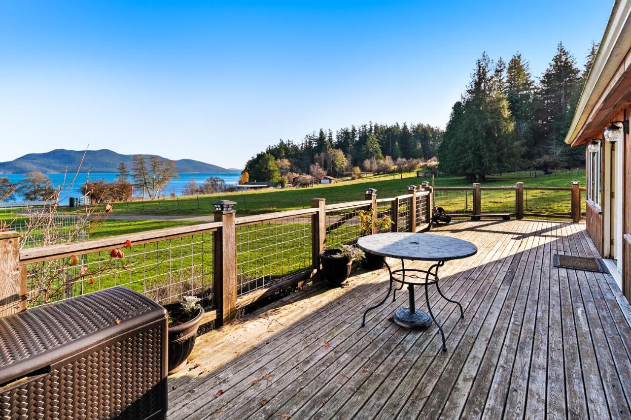 Obstruction Pass Cottage Olga Exterior photo