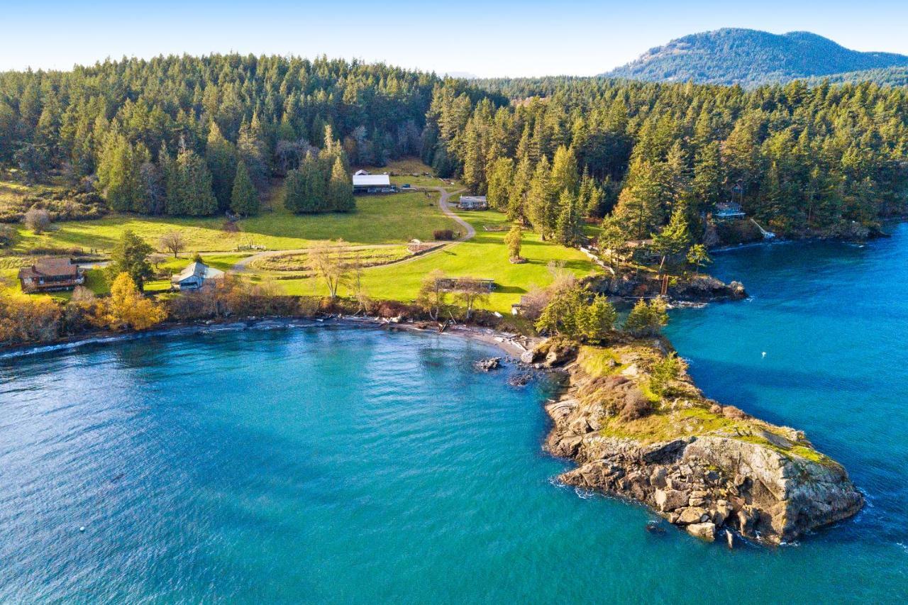Obstruction Pass Cottage Olga Exterior photo